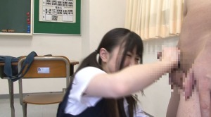 女子の手コキで出してしまった